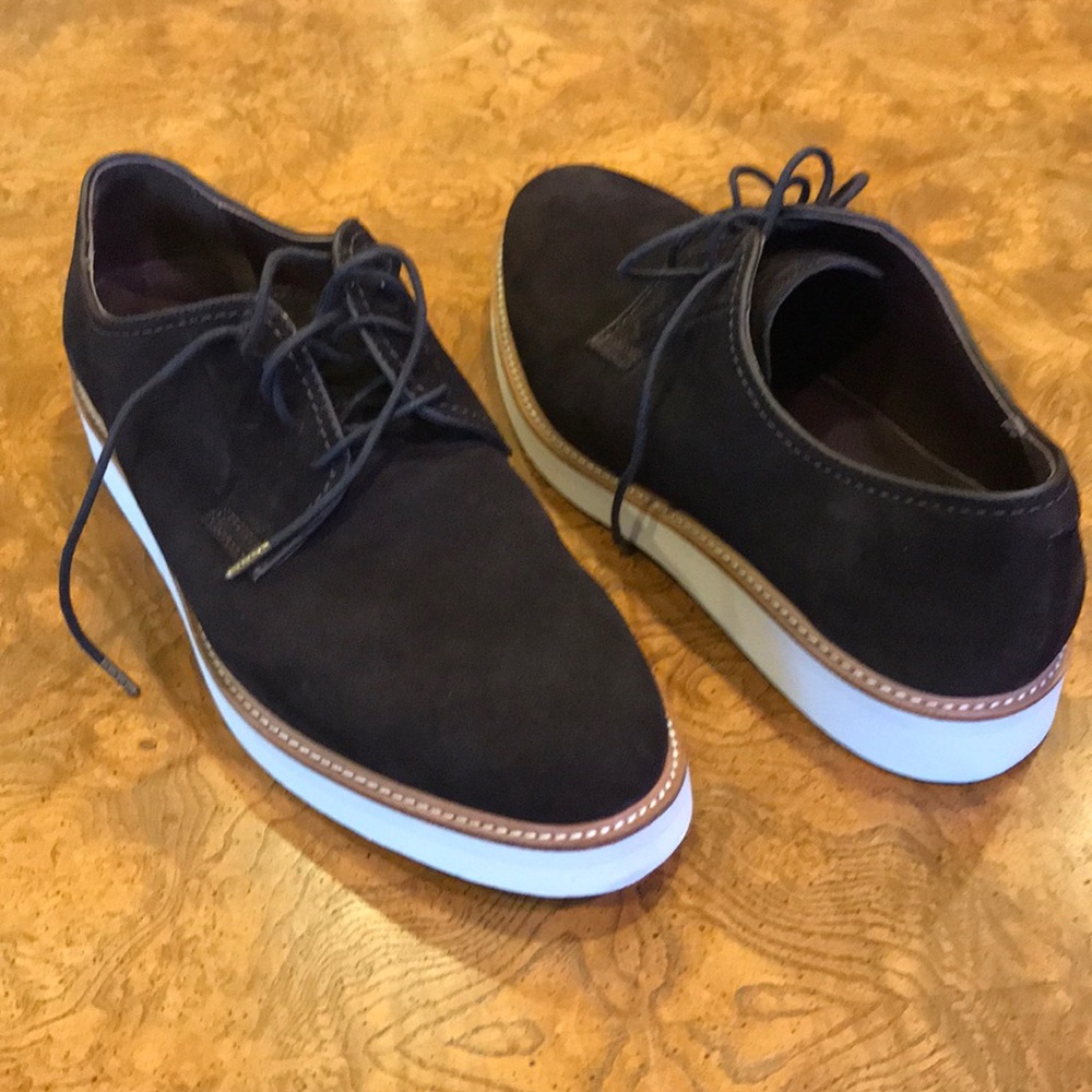 Beautiful Florsheim by Duckie Brown Suede shoes